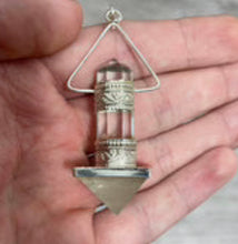 Load image into Gallery viewer, Crystal Divination Pendulums with Pyramid
