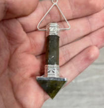 Load image into Gallery viewer, Crystal Divination Pendulums with Pyramid
