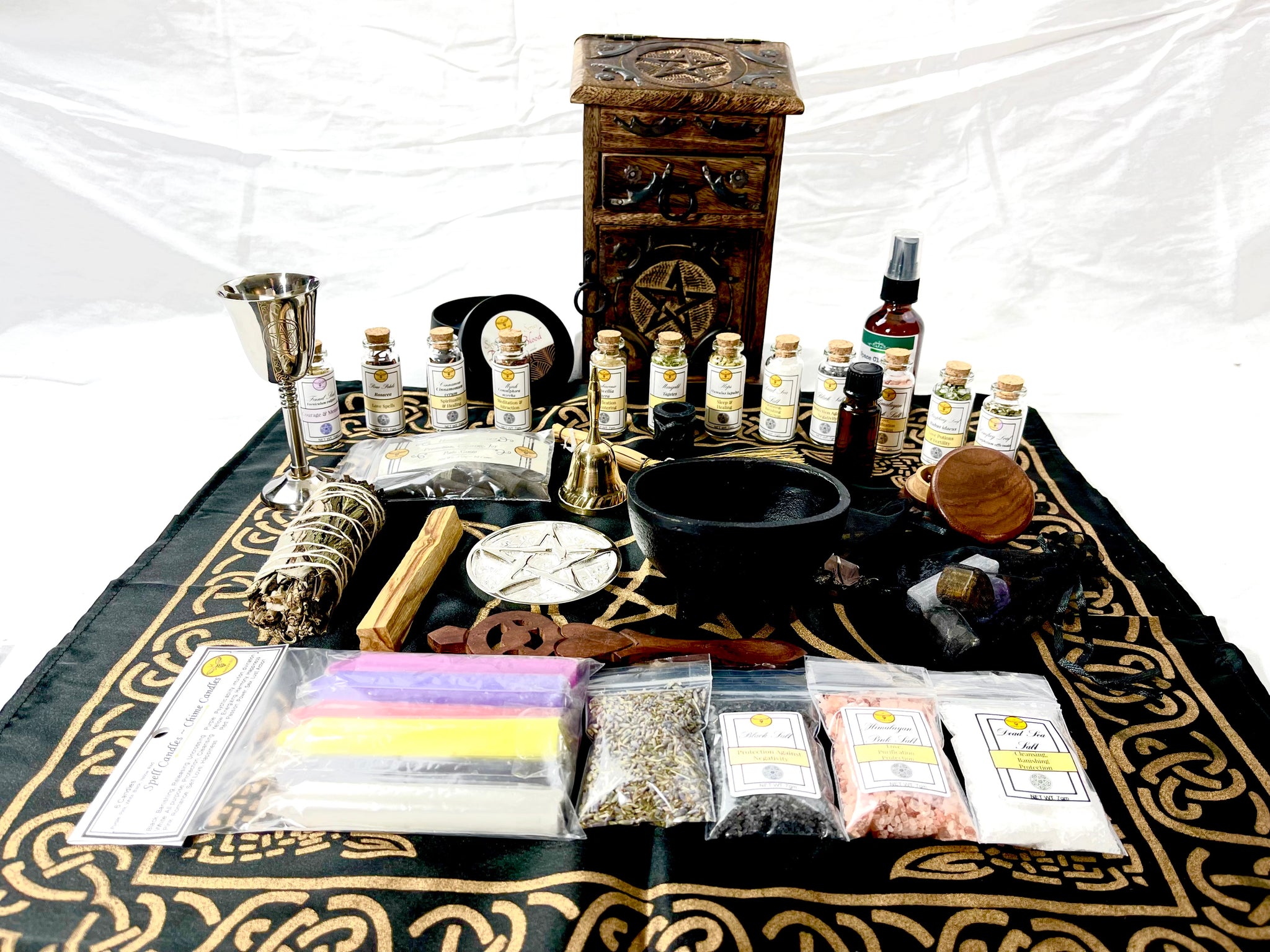 The Ultimate Witch Kit, Altar Setup